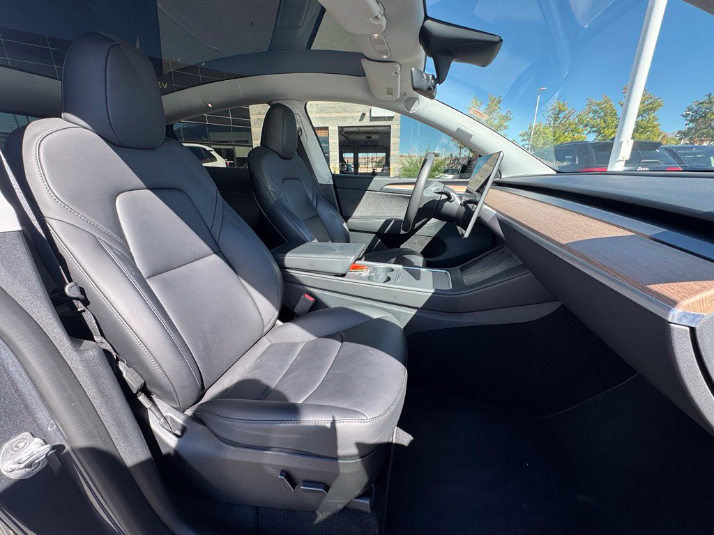 Used 2023 Tesla Model Y Long Range AWD/4WD image 24