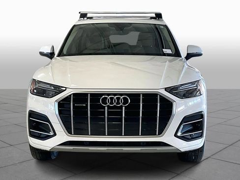 Used 2023 Audi Q5 2.0T Premium w/ Convenience Package image 4