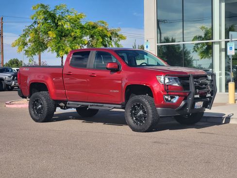 Used 2017 Chevrolet Colorado Z71 AWD/4WD image 3