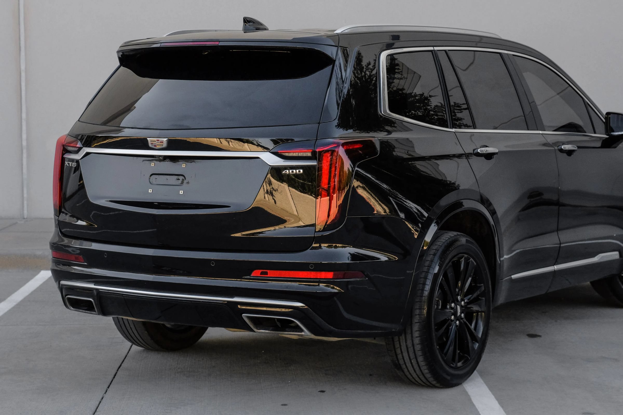Used 2023 Cadillac XT6 Premium Luxury w/ LPO, Floor Liner Package FWD image 13