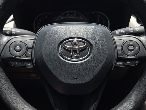 Certified 2025 Toyota RAV4 XLE w/ Convenience Package FWD image 29