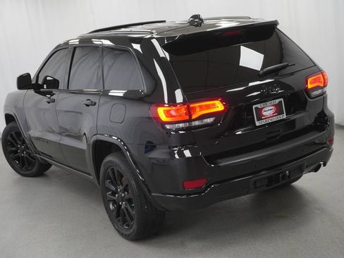 Certified 2020 Jeep Grand Cherokee Altitude AWD/4WD image 12