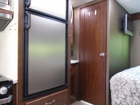 Used 2019 Chevrolet Express 4500 w/ RV Package image 24