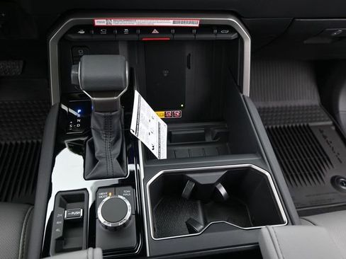 New 2026 Toyota Tundra Limited AWD/4WD image 7