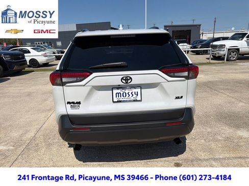 Used 2025 Toyota RAV4 XLE Premium image 6