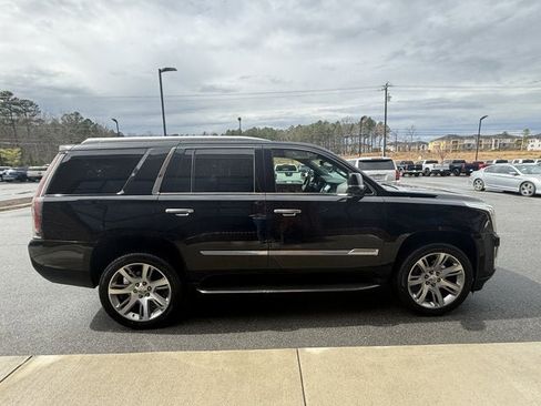 Used 2018 Cadillac Escalade Luxury image 7