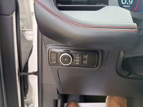 Used 2025 Ford Explorer ST-Line image 32