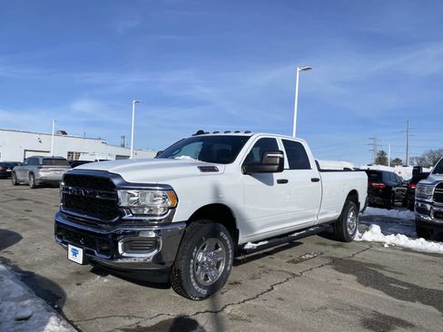 Used 2023 RAM 2500 Tradesman w/ Chrome Appearance Group image 6