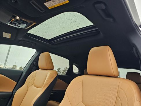 Used 2026 Lexus RX 350h w/ Convenience Package image 27