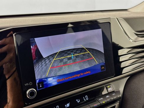 Used 2025 Toyota Camry LE FWD image 10
