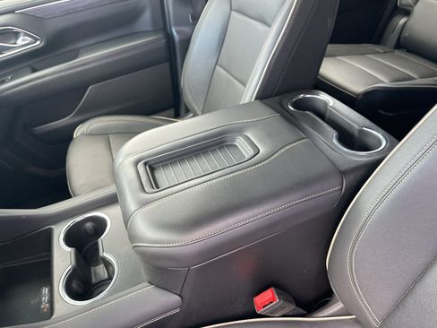 Used 2022 GMC Yukon SLT w/ SLT Premium Package AWD/4WD image 18