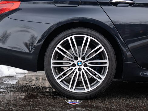 Used 2018 BMW 540i xDrive xDrive M-Sport w/ M Sport Package image 11