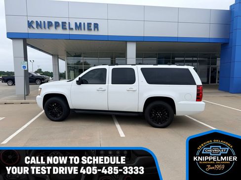 Used 2009 Chevrolet Suburban LT RWD image 1