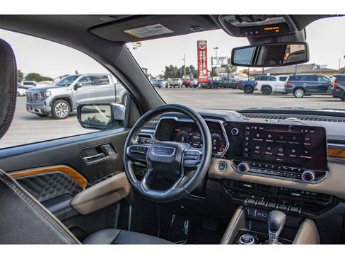 Used 2024 GMC Canyon Denali AWD/4WD image 22