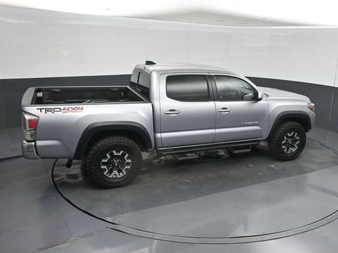 Used 2022 Toyota Tacoma TRD Off-Road AWD/4WD image 35