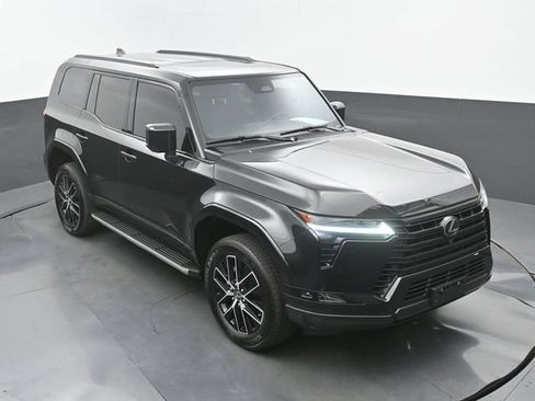 Used 2025 Lexus GX 550 w/ Accessory Package (2T) AWD/4WD image 29