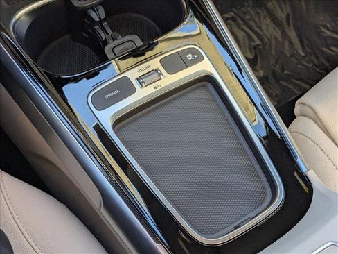 Used 2026 Mercedes-Benz GLB 250 4MATIC image 12