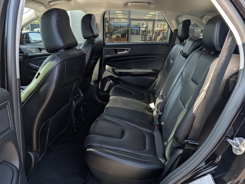 Used 2022 Ford Edge Titanium AWD/4WD image 28
