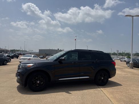Used 2022 Ford Explorer XLT RWD image 13