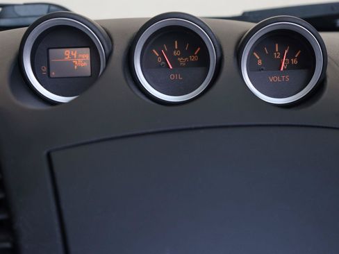 Used 2004 Nissan 350Z Touring RWD image 31