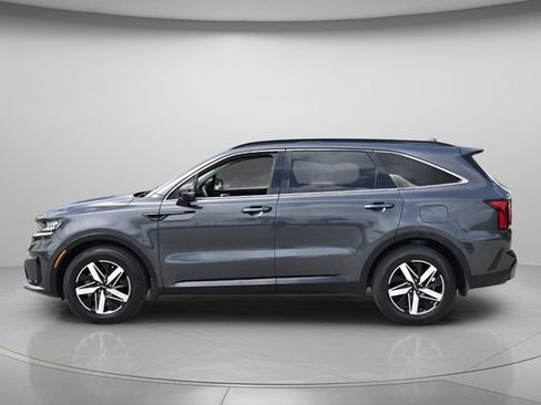 Used 2022 Kia Sorento EX w/ Panoramic Sunroof Package FWD image 3
