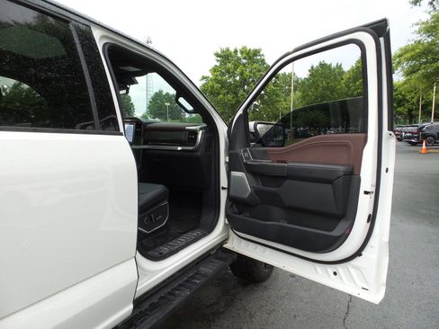 Used 2022 Ford F150 Lariat w/ Equipment Group 502A High AWD/4WD image 40