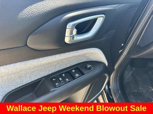 Certified 2025 Jeep Compass Latitude AWD/4WD image 16