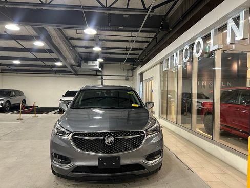 Used 2020 Buick Enclave Avenir w/ Avenir Technology Package AWD/4WD image 2