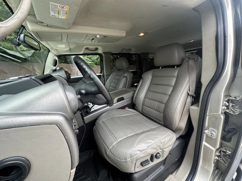 Used 2004 HUMMER H2 Base 4WD 4dr SUV image 6