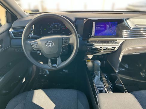 Used 2025 Toyota Camry LE FWD image 23
