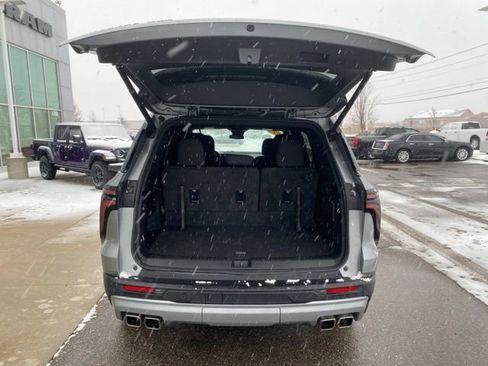 Used 2024 Chevrolet Traverse Z71 image 27