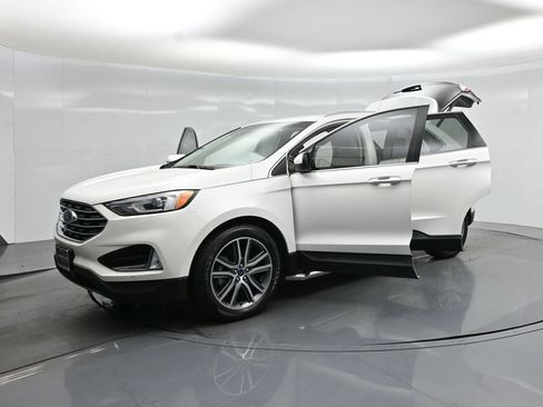Certified 2020 Ford Edge Titanium FWD image 32