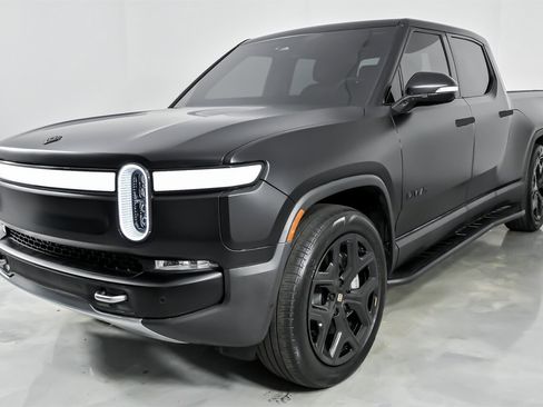 Used 2023 Rivian R1T Adventure image 5