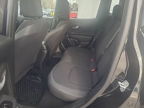 Used 2023 Jeep Renegade Latitude w/ Premium Group image 17