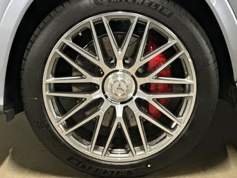 New 2025 Mercedes-Benz GLS 63 AMG 4MATIC image 11