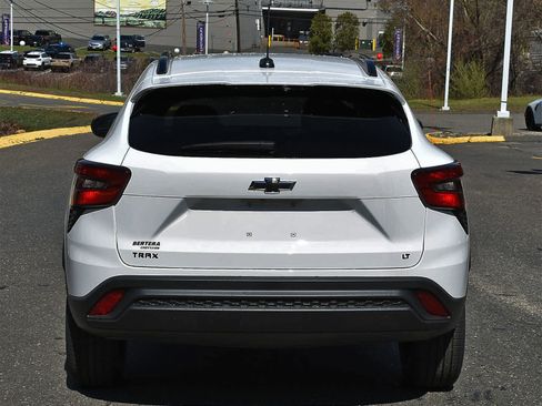 New 2026 Chevrolet Trax LT w/ Sunroof Package image 6