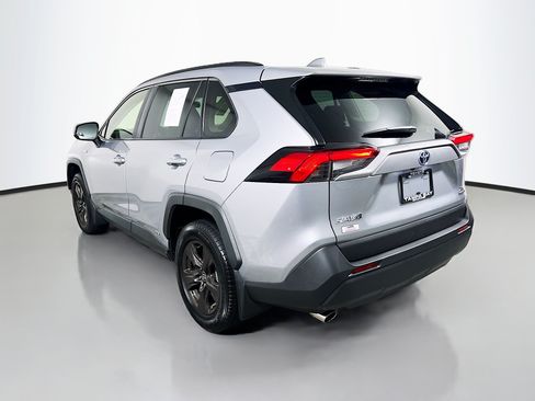 Used 2021 Toyota RAV4 XLE AWD/4WD image 8
