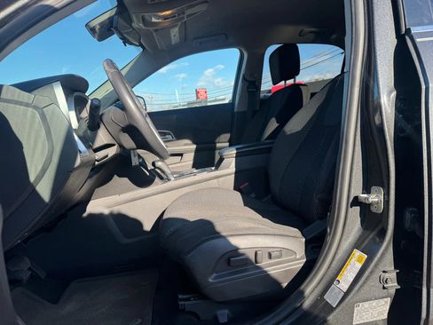 Used 2017 Chevrolet Equinox LT w/ Convenience Package image 9