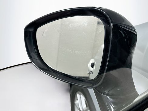 Used 2024 Chrysler Pacifica Touring-L image 16