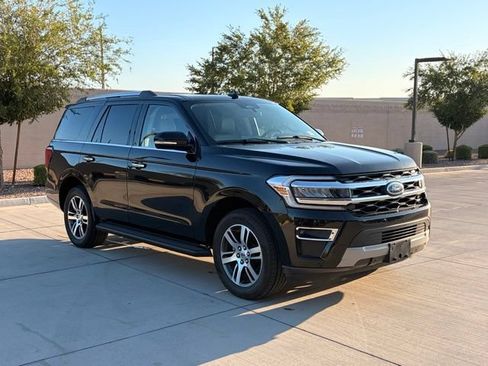 Used 2024 Ford Expedition Limited RWD image 4