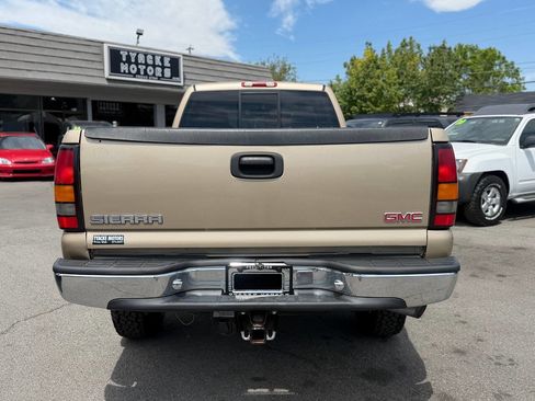 Used 2006 GMC Sierra 2500 W/T RWD image 18