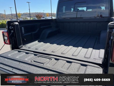 New 2025 Jeep Gladiator Mojave image 19