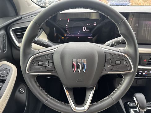 Used 2025 Buick Encore GX Avenir w/ Avenir Convenience Package FWD image 12