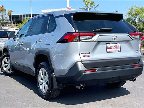 Used 2023 Toyota RAV4 LE AWD/4WD image 11