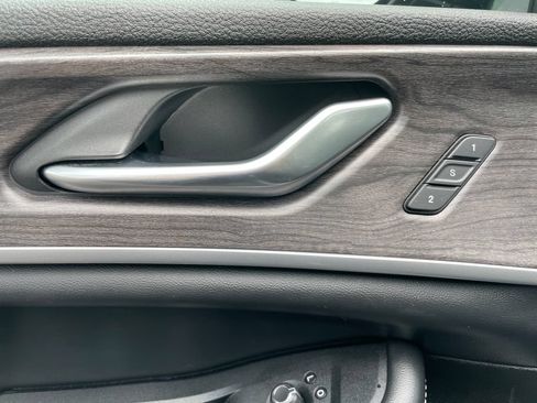 Certified 2023 Jeep Grand Cherokee Limited AWD/4WD image 40