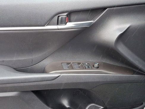 Used 2023 Toyota Camry SE w/ Cold Weather Package image 12