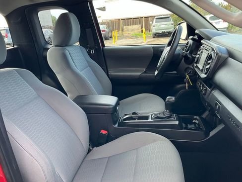 Used 2016 Toyota Tacoma SR5 image 21