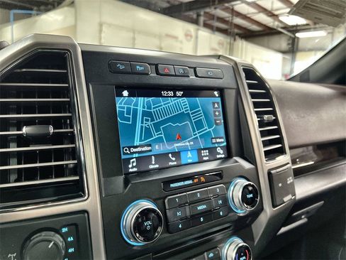 Used 2017 Ford F150 Platinum w/ Equipment Group 701A Luxury image 32