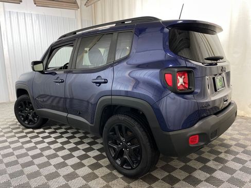 Used 2018 Jeep Renegade Altitude AWD/4WD image 11