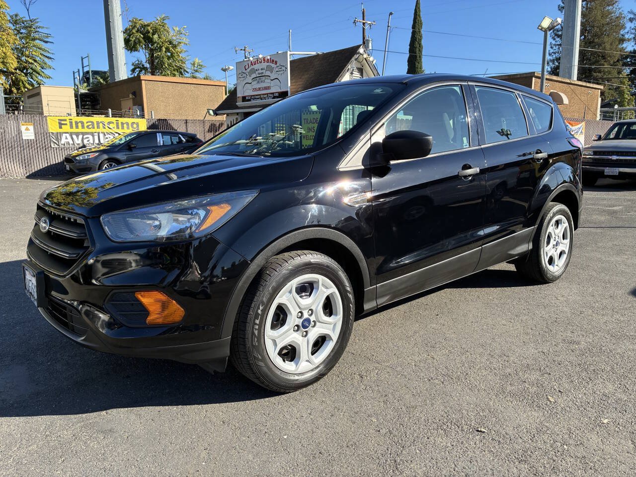 Used 2018 Ford Escape S FWD image 1